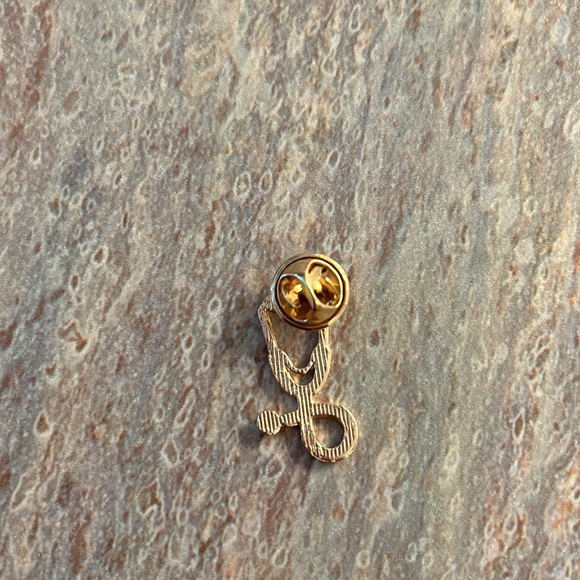 Green stethoscope pin. About an inch. New - Picture 3 of 4